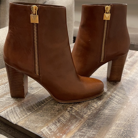 Michael Kors ankle booties - Picture 1 of 8